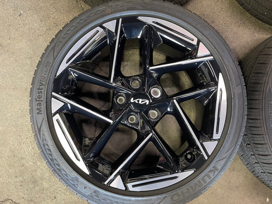 2025 Kia K4 Factory 18 Wheels Tires OEM Rims 52910GG300 Kumho 235/40/18 Black K5