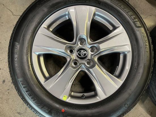 Sold 2025 Toyota Rav4 Factory 17 Wheels Tires Rims OEM 75240 Michelin 225/65/17