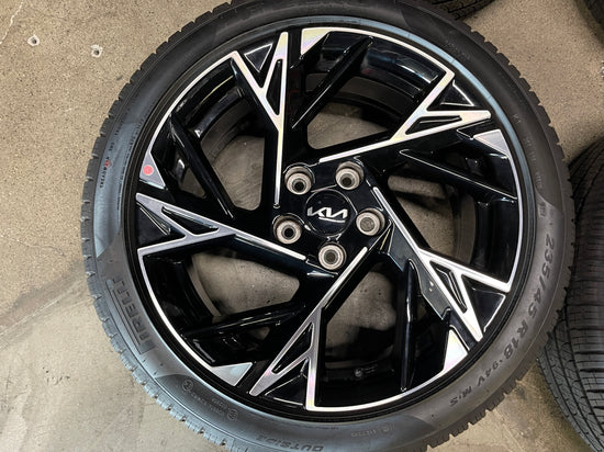 Sold 2025 Kia K5 Factory 18 Wheels Tires OEM Rims 52910L2780 Pirelli 235/45/18 Black