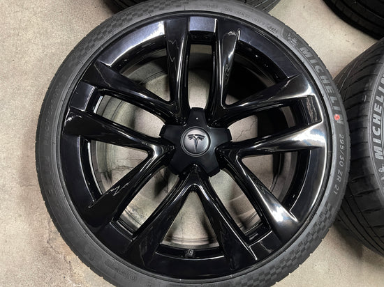 2024 Tesla Model S Plaid Factory 21" Wheels Tires OEM Rims Michelin 90% Gloss Black