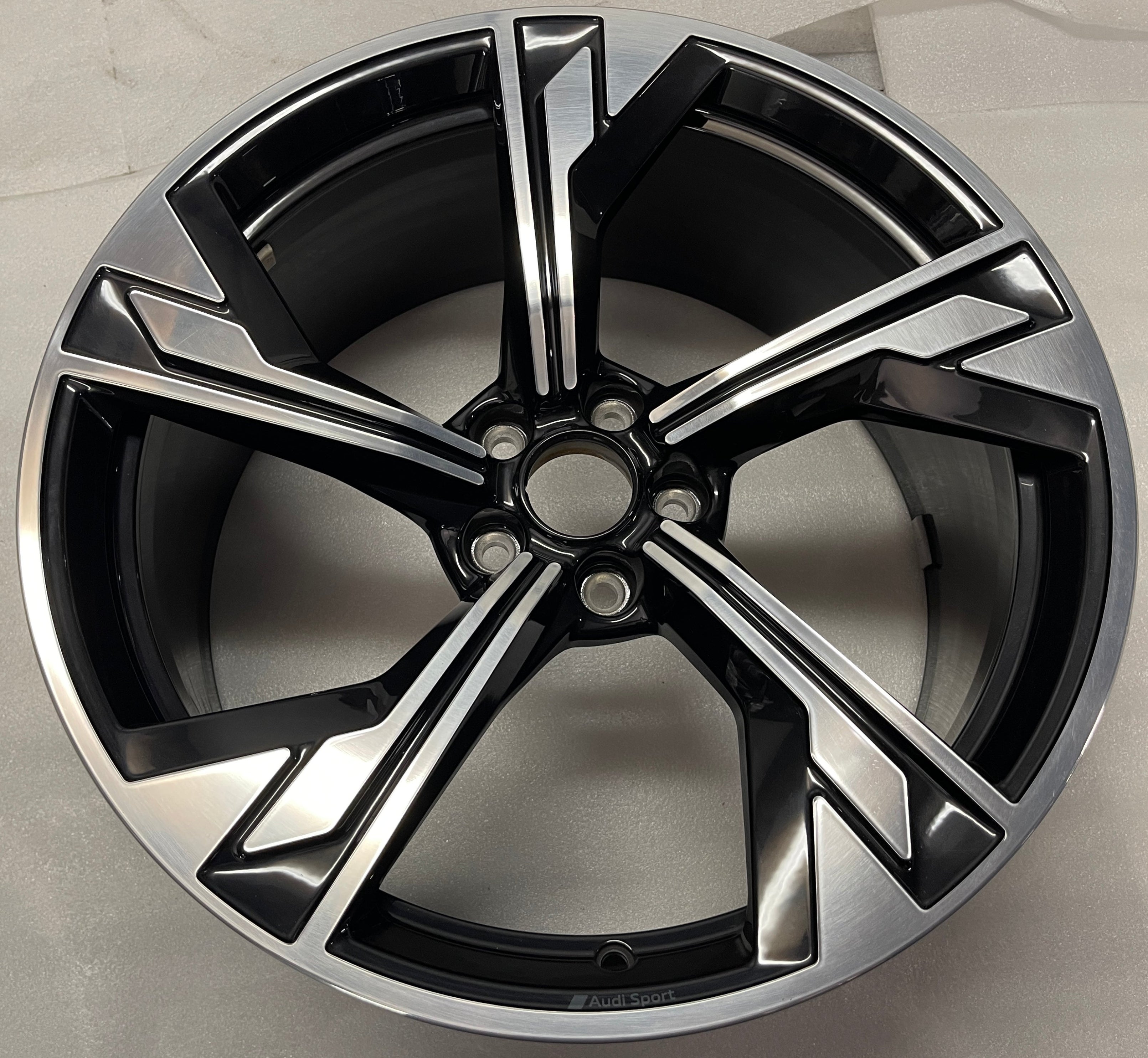 2025 Audi RS5 OEM Wheel Rim 20x9 5x112 Machined Black – Socal Wheels
