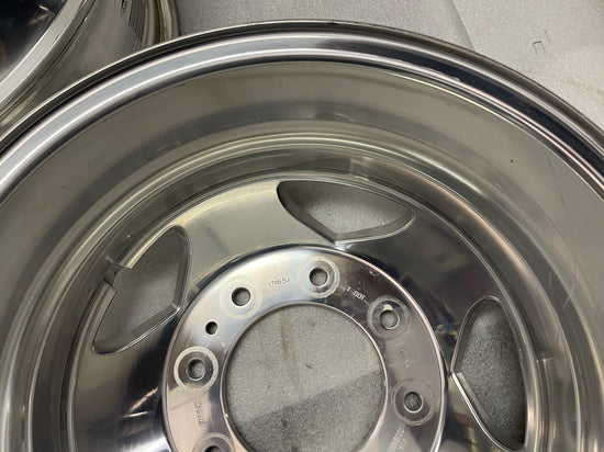 Sold One Single (1) 2011-2022 CHEVY GMC 3500 Dually Rear Factory 17 Wheel Rim 5520 OEM