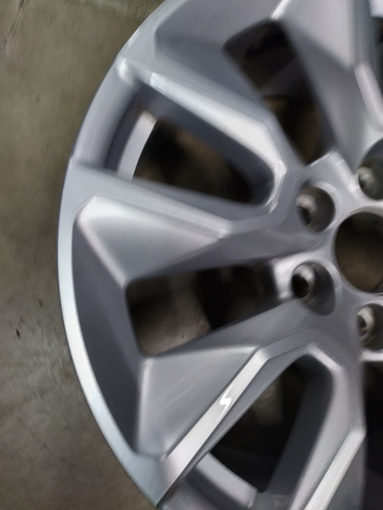Sold (1) 2023 Chevy Silverado LTZ Factory 20 Wheel OEM Rim 5916 Tahoe Suburban Silver