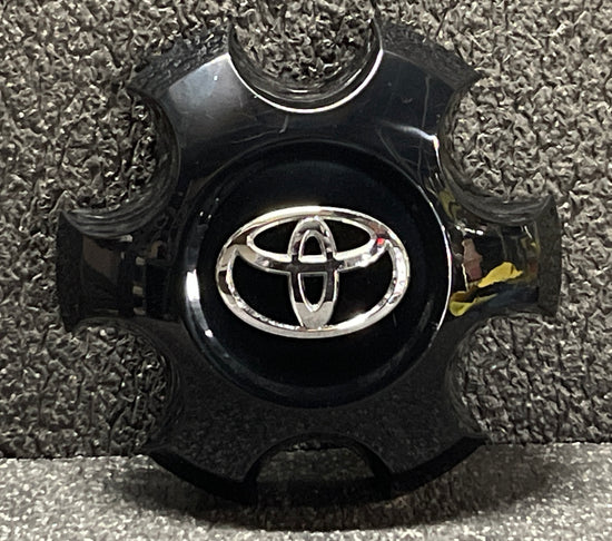Sold C-06252508 One 2021-2023 Toyota Tacoma Factory Center Cap 4260B-04091 OEM