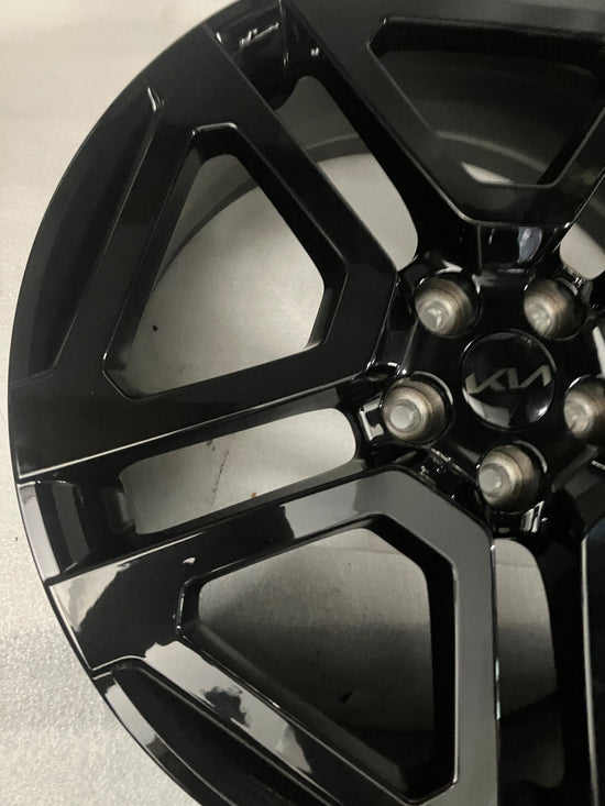 One 2025 OEM Kia Telluride Factory 20 52910-S9840 Wheel Rim Black