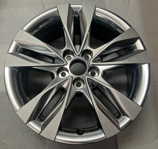 One 2022-2025 Toyota Sienna Factory 18 Wheel Rim 75283 OE 4260D08020 Chrome Clad