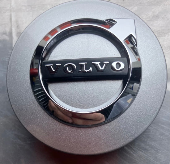 One Single Factory OEM Silver Center Cap for 2017 2018 2019 Volvo S90 31471435 70430