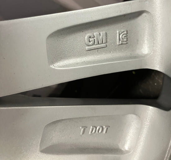 Sold Single 1) 2023 Cadillac XT5 Factory 18 Wheel OEM 4870 Rim 84180450 84180797 Silver