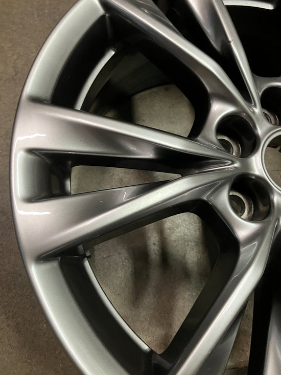 Sold One single 2023 Cadillac XT5 Factory 18 Wheel OEM 4870 Rim 84180450 84180797 Hyper Silver