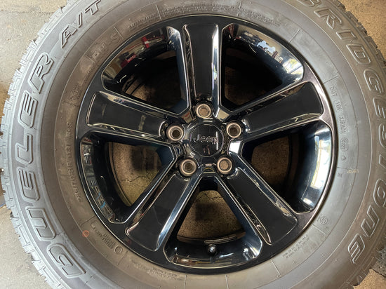 Five 2023 Jeep Wrangler Factory 18 Wheels Tires OEM Rims 9221/9255 BDS 255/70/18