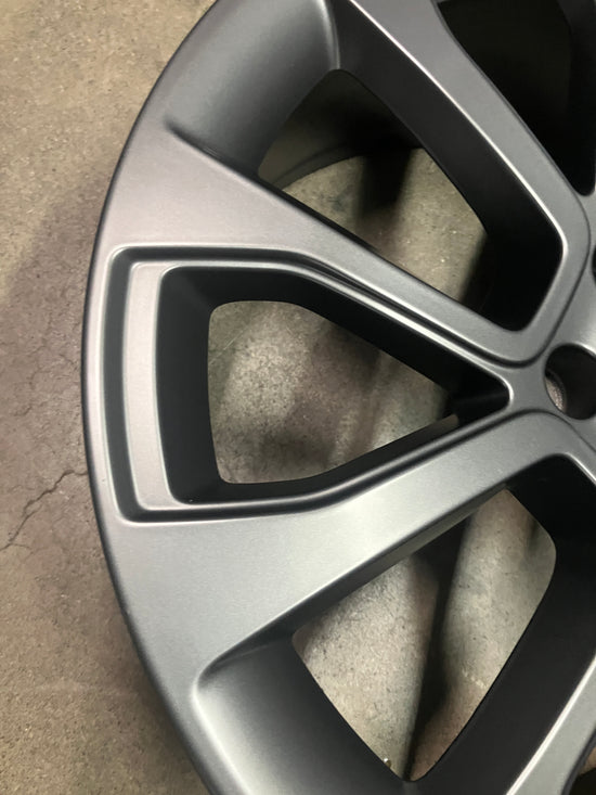 One (1) 2025 Range Rover SV Factory 21 Wheel OEM Rim N9XMEB Gray N9X2DB