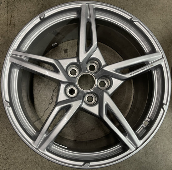 One 2023 Corvette C8 Factory Rear 20 Wheel Rim OEM 23404154 Silver