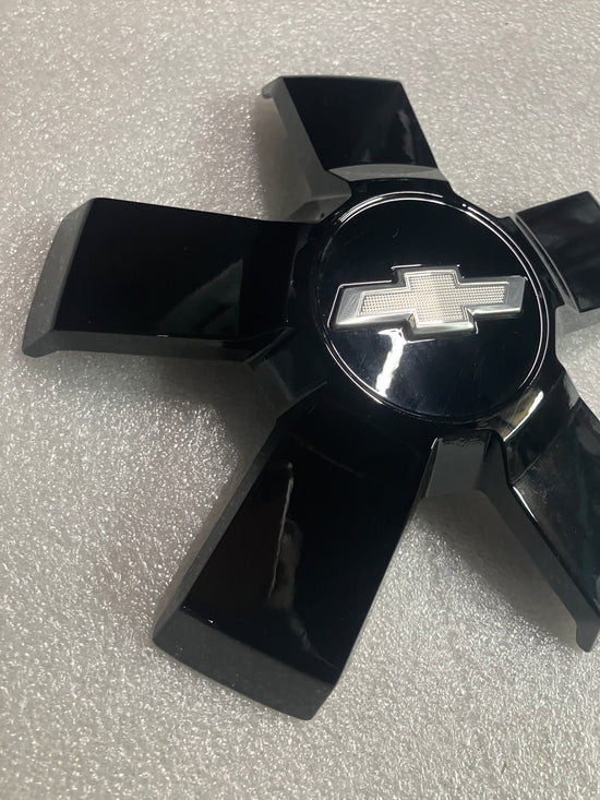 One Single Chevy Camaro black wheel center cap 23490330