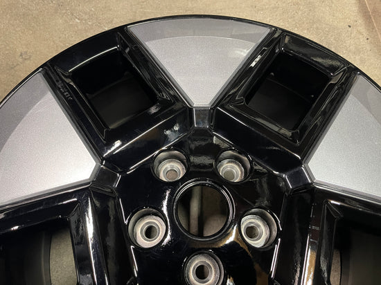 One 2025 Hyundai Santa Fe Hybrid Limited Factory 18 Wheel OEM 52910-P7130