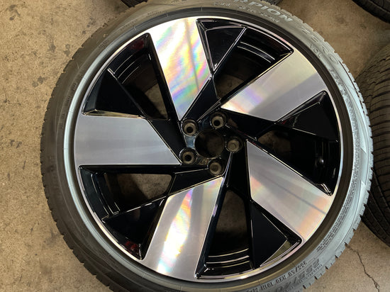 2024 Volvo XC40 Factory 20 Wheels Tires OEM Rims 321436297 255/40/20 Pirelli