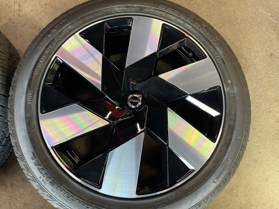 2025 Volvo XC60 Factory 20 Wheels Tires OEM Rims 323583039 255/45/20 Continental