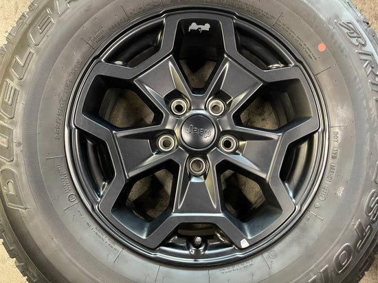 5 Jeep Gladiator Wrangler JK JL Factory 17 Wheels Tires Black Bridgestone AT RHS 255/75/17