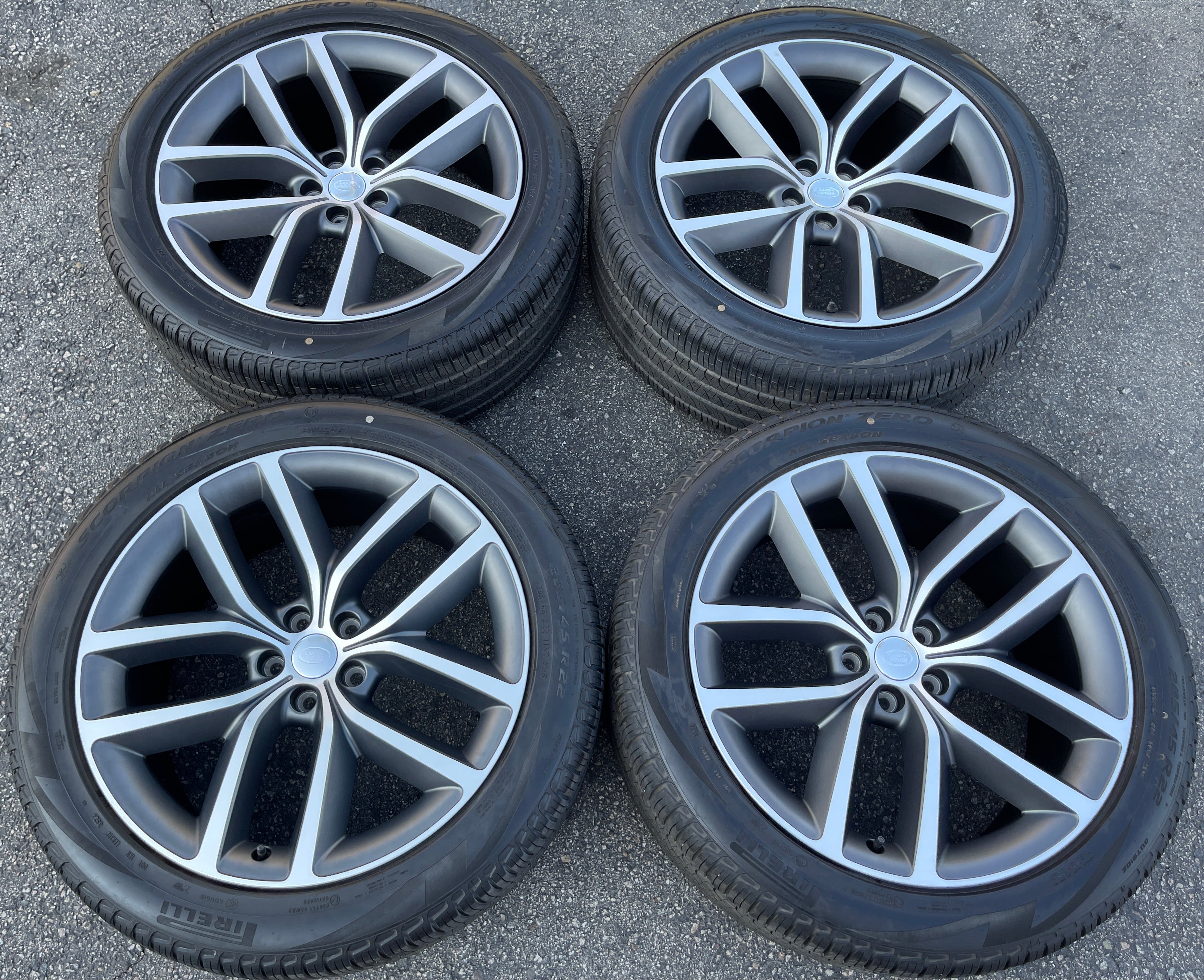 2025 Land Rover Sport OEM Wheel & Tire 22x9.5 +42.5 Machined Face