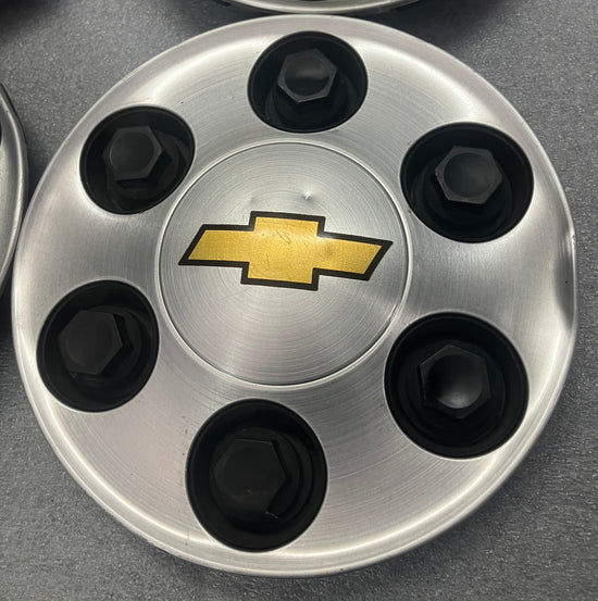 Set of four Chevy Silverado Tahoe 1500 center caps PN 9596341