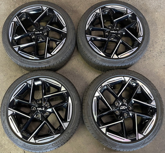 2025 Kia K4 Factory 18 Wheels Tires OEM Rims 52910GG300 Kumho 235/40/18 Black K5