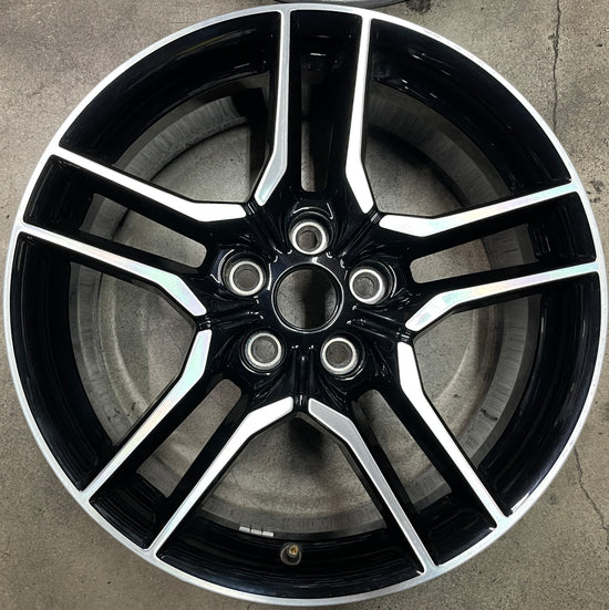One 2022 Ford Mustang GT Factory 18 Wheel Rim EJR3C1007BA OEM 10157