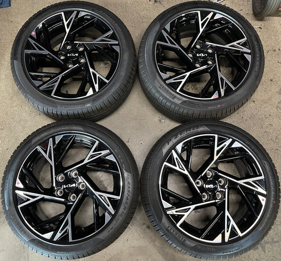 Sold 2025 Kia K5 Factory 18 Wheels Tires OEM Rims 52910L2780 Pirelli 235/45/18 Black