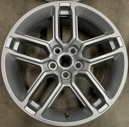 One single 2024 Ford Explorer Factory 18" Wheel OEM Rim RB5C1007B1A