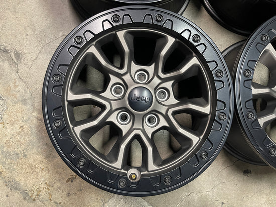 Five 2024 Jeep Wrangler Rubicon Gladiator Factory 17" Wheels OEM 9304 Rims Bead lock
