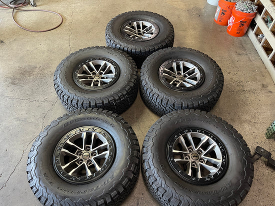 2025 Jeep Wrangler 392 Rubicon Factory 17" Wheels Tires OEM Rims Beadlock Gladiator BFG