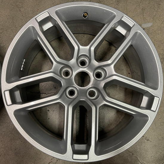 One 2025 Ford Explorer Factory 18" Wheel OEM Rim RB5C1007B1A