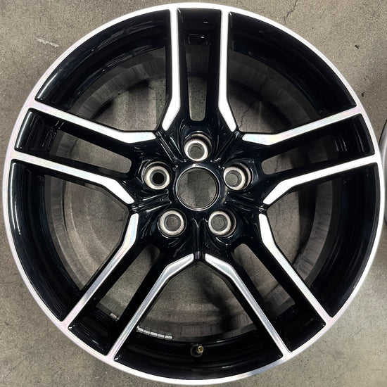 One 2023 Ford Mustang GT Factory 18 Wheel Rim EJR3C1007BA OEM 10157