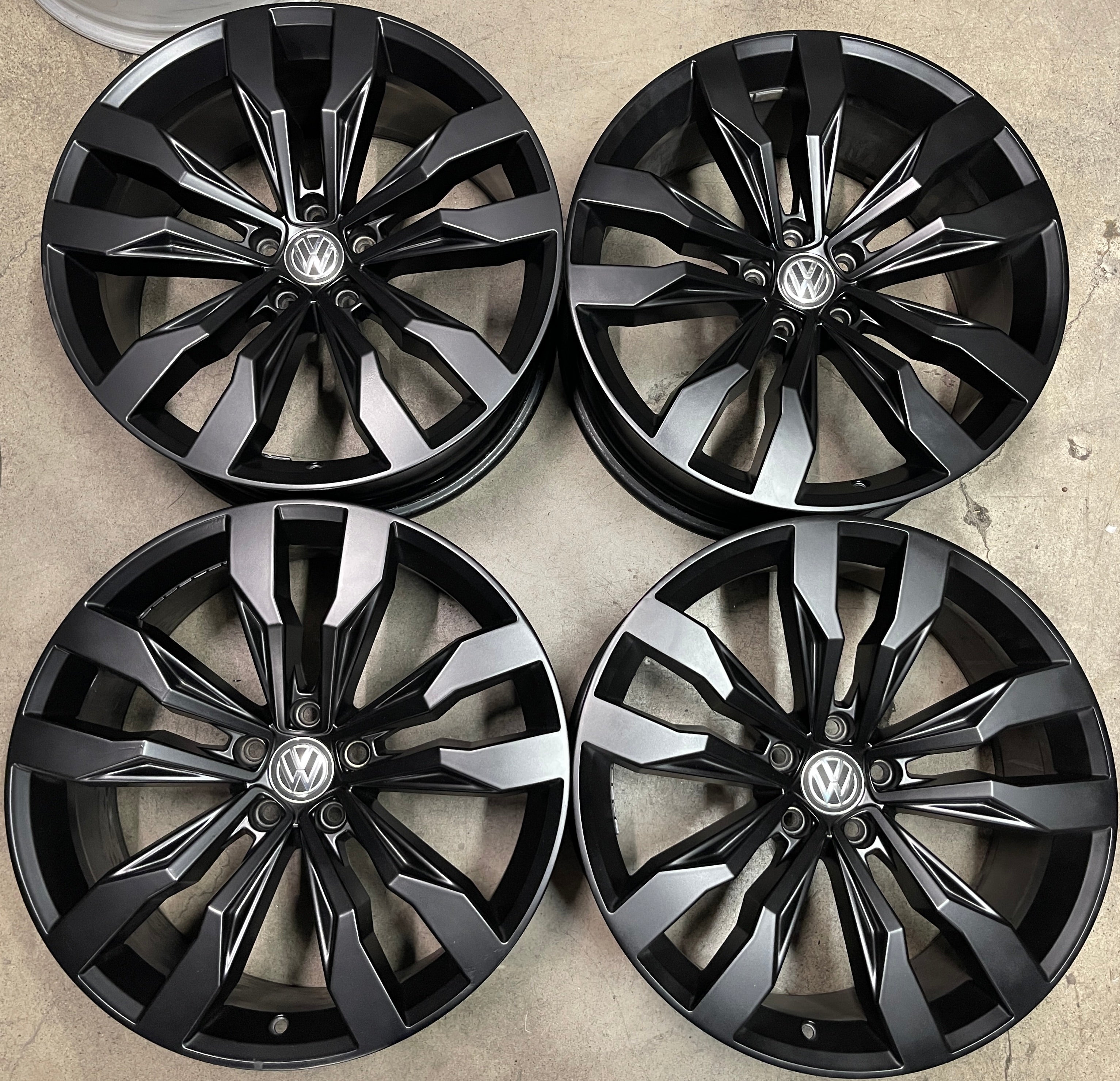 70049 2021 Volkswagen Tiguan OEM Wheels Rims 20x8.5 +38 Satin Black – Socal ...