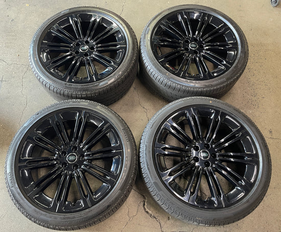 Sold 2025 Range Rover Factory 23 Wheels Tires OEM Rims M8E21007KA Gloss Black 5x120