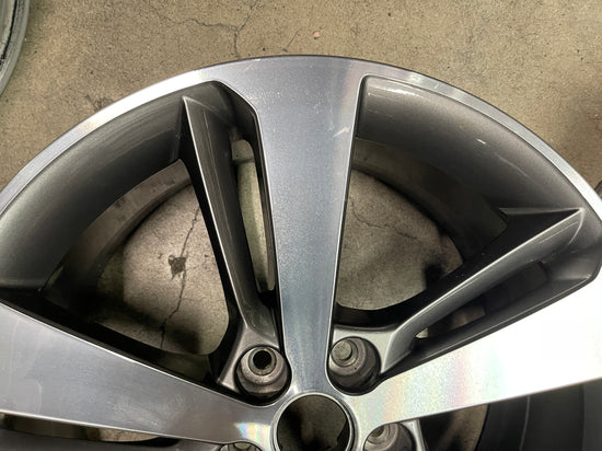 One (1) 2023 2024 Genesis GV80 Factory 20 Wheel Rim OEM 52910T6100