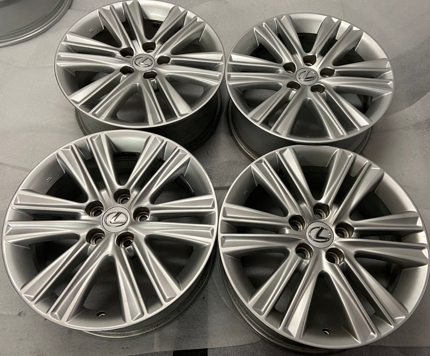 2013-2015 Lexus ES350 OEM 17" Silver Wheel Rim Set of 4 Used
