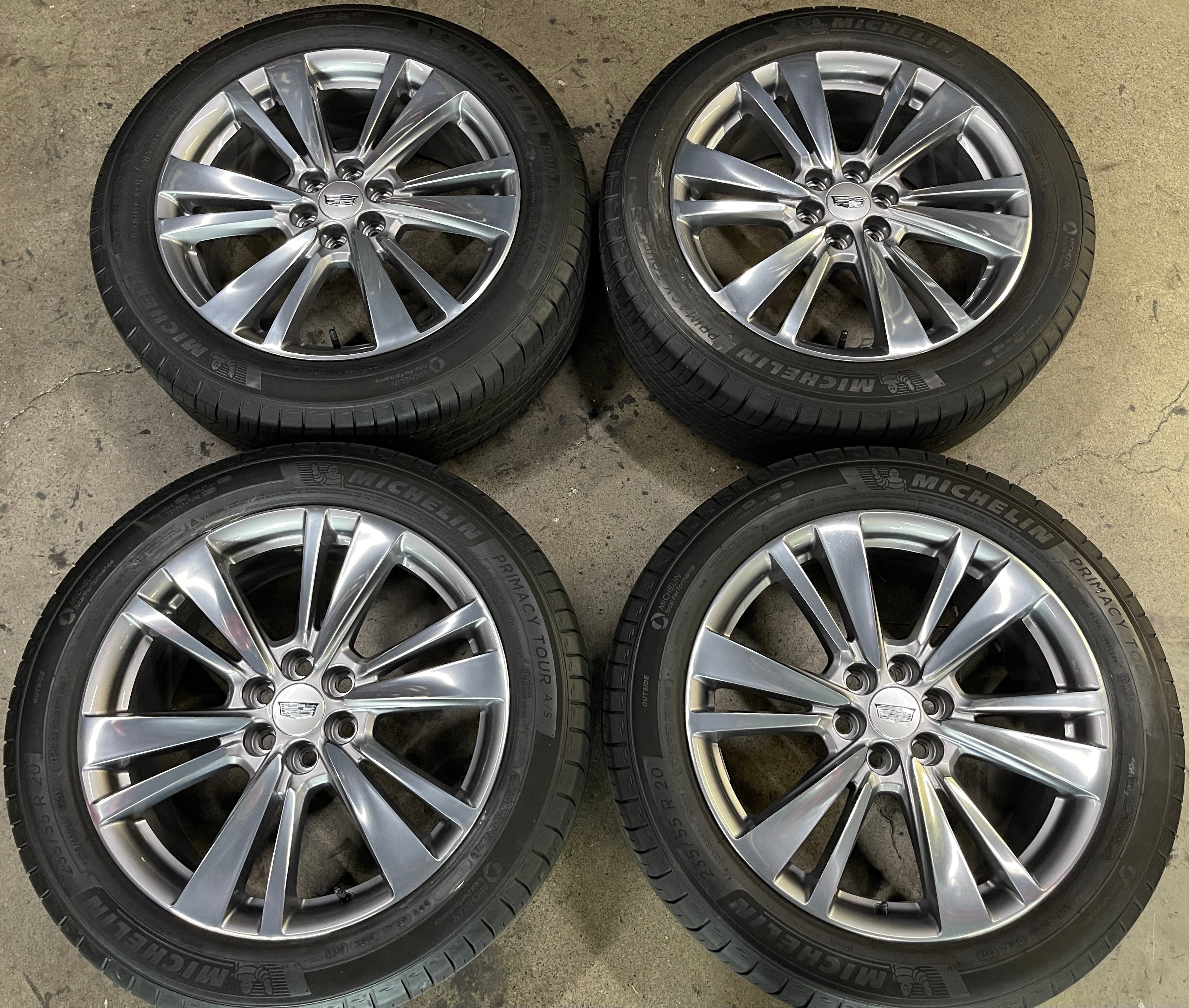2022 Cadillac XT5 XT6 OEM Wheel & Tire 20x8 6x120 +50 Silver