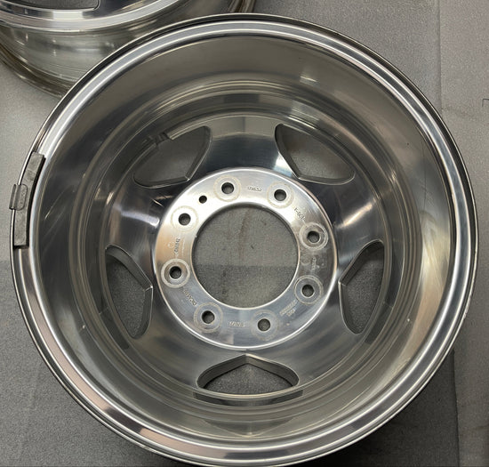 Sold One Single (1) 2011-2022 CHEVY GMC 3500 Dually Rear Factory 17 Wheel Rim 5520 OEM
