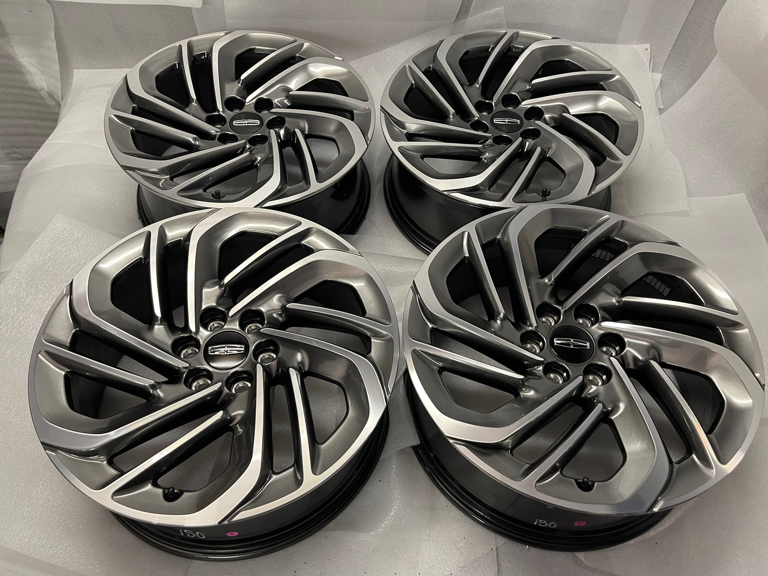 SoCal Wheels - 2024-2026 Lincoln Navigator 22 Inch OEM Machined Gray Wheel Tire Set of 4 Take Off
