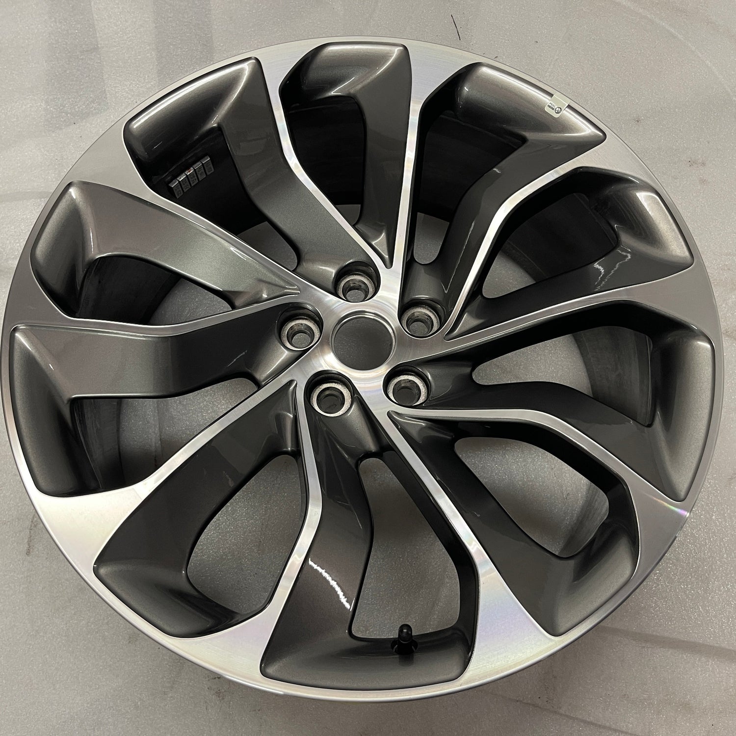 2020-2026 Lincoln Aviator OEM 21" Machined Gray Single Wheel Rim | LC5C1007E1A
