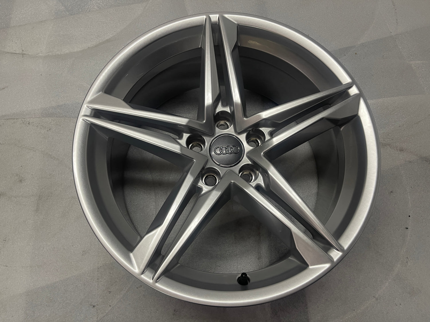 2018-2021 Audi A5 OEM 18" Silver Wheel Rim Single | 8W0601025DE 59080
