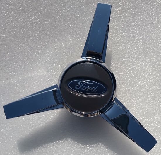 08251101-CC20 One Single 2005-2009 Ford Mustang OEM Spinner Center Cap