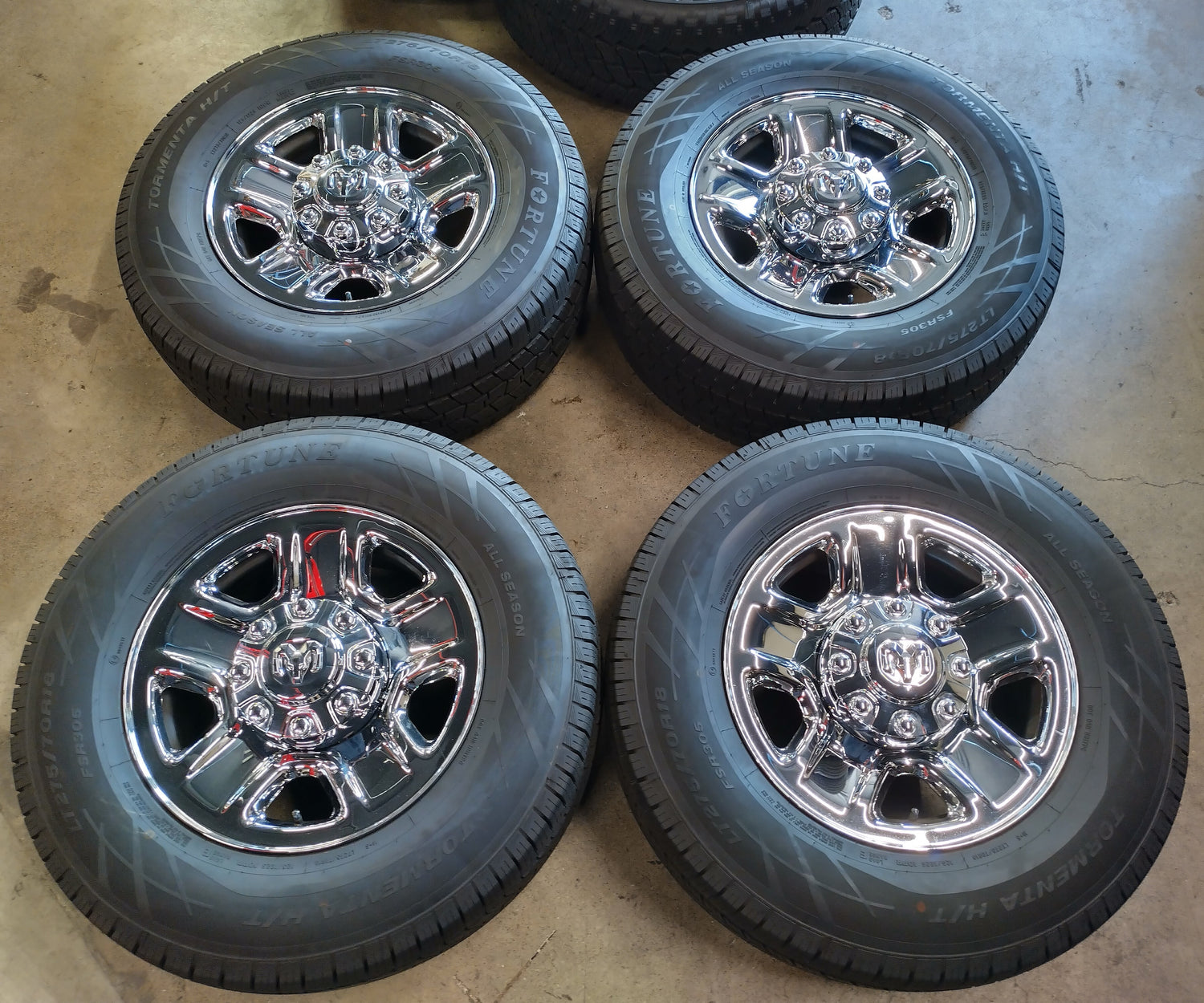2013-2026 Ram 2500 OEM 18" Polished Wheel/Rim Tire Set of 4 | 1UD26SZ00A 2473
