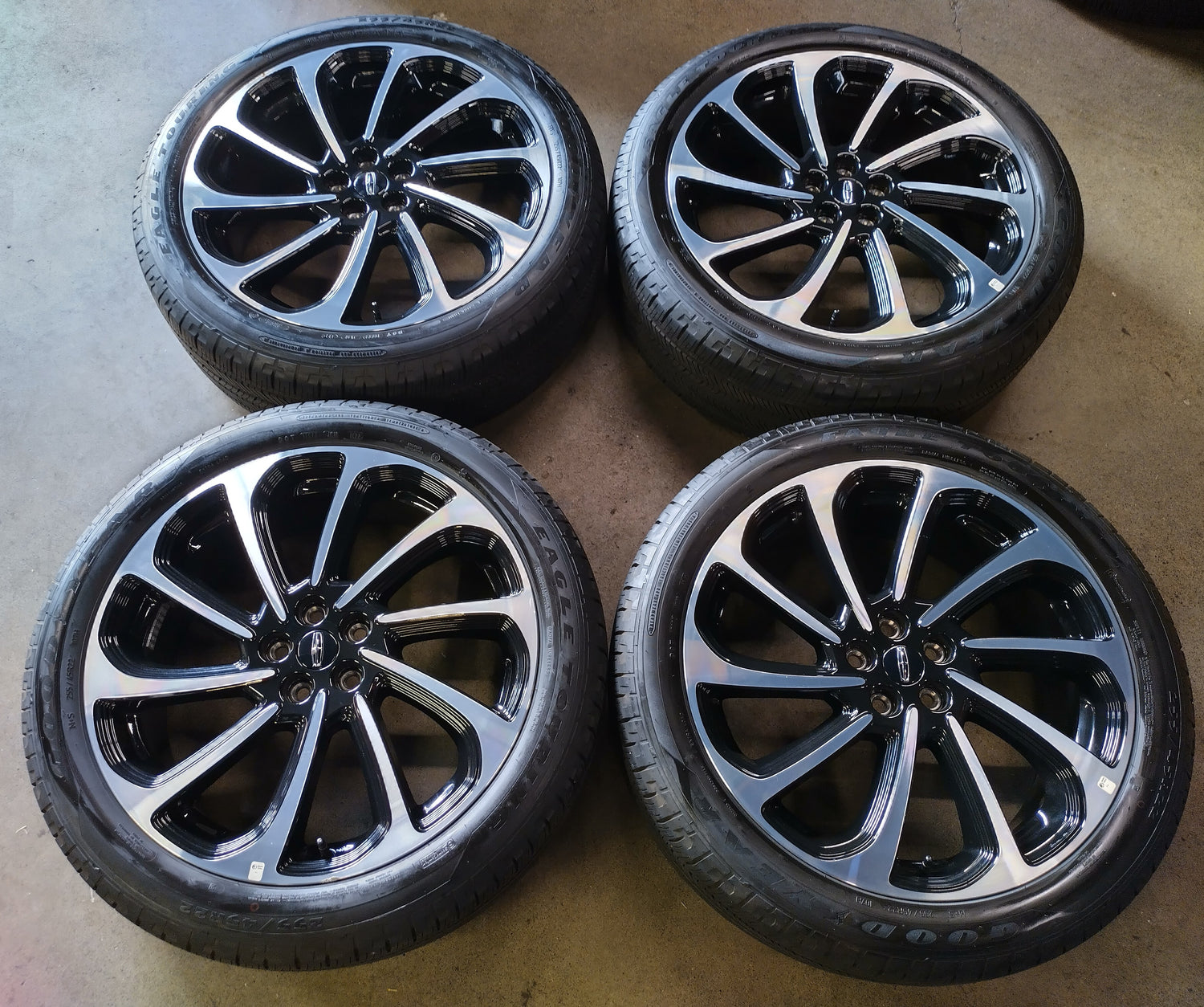 2026 Lincoln Nautilus OEM 22" Machined Face Black Wheel/Rim Tire Set of 4 | R2TC-1007-FA | 5x114.3 | 255/45R22
