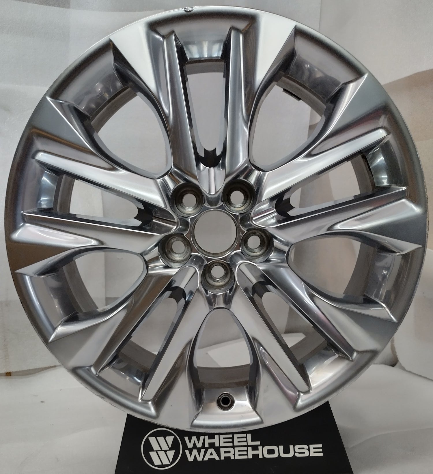 2020-2026 Toyota Highlander 20 Inch OEM Hyper Silver Clad Wheel Rim
