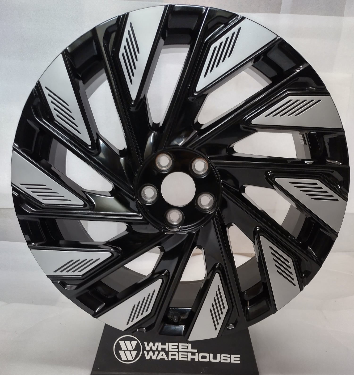 2024-2026 Lincoln Nautilus OEM 22 Inch Black Silver Wheel Rim Take-Off
