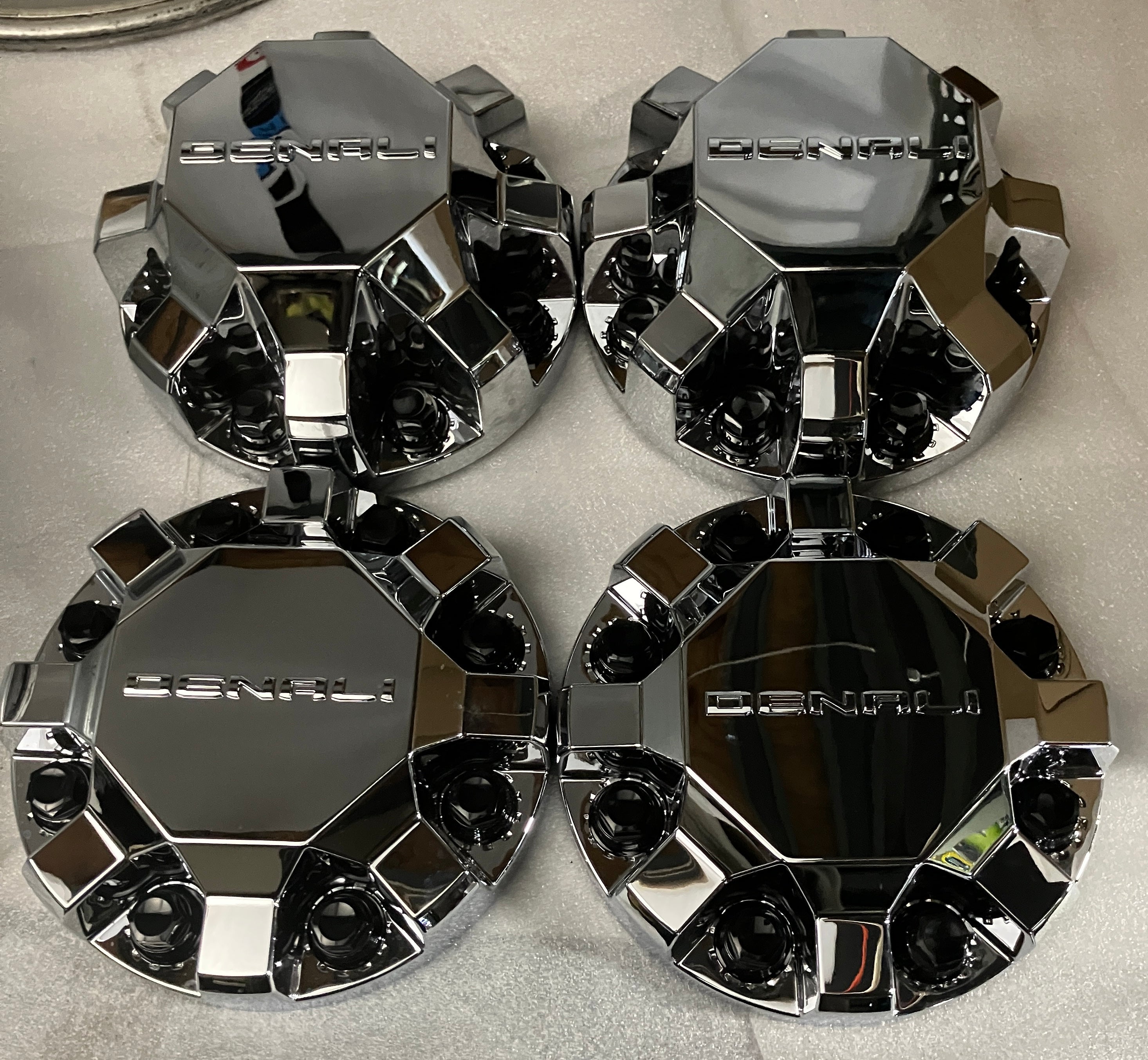 2024-2026 GMC Chevy Sierra Denali 3500 DRW OEM Center Cap 20in
