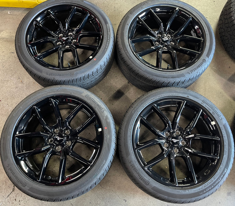 2025 Ford Mustang GT 19 Inch OEM Gloss Black Wheel Rim Tire Set of 4 Take Off
