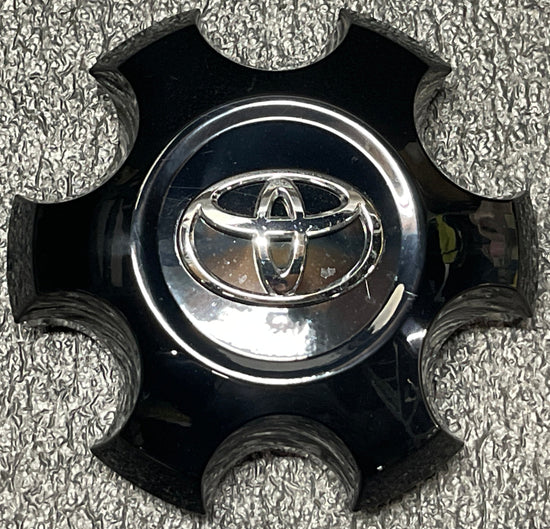 Sold C-06252508 One 2021-2023 Toyota Tacoma Factory Center Cap 4260B-04091 OEM