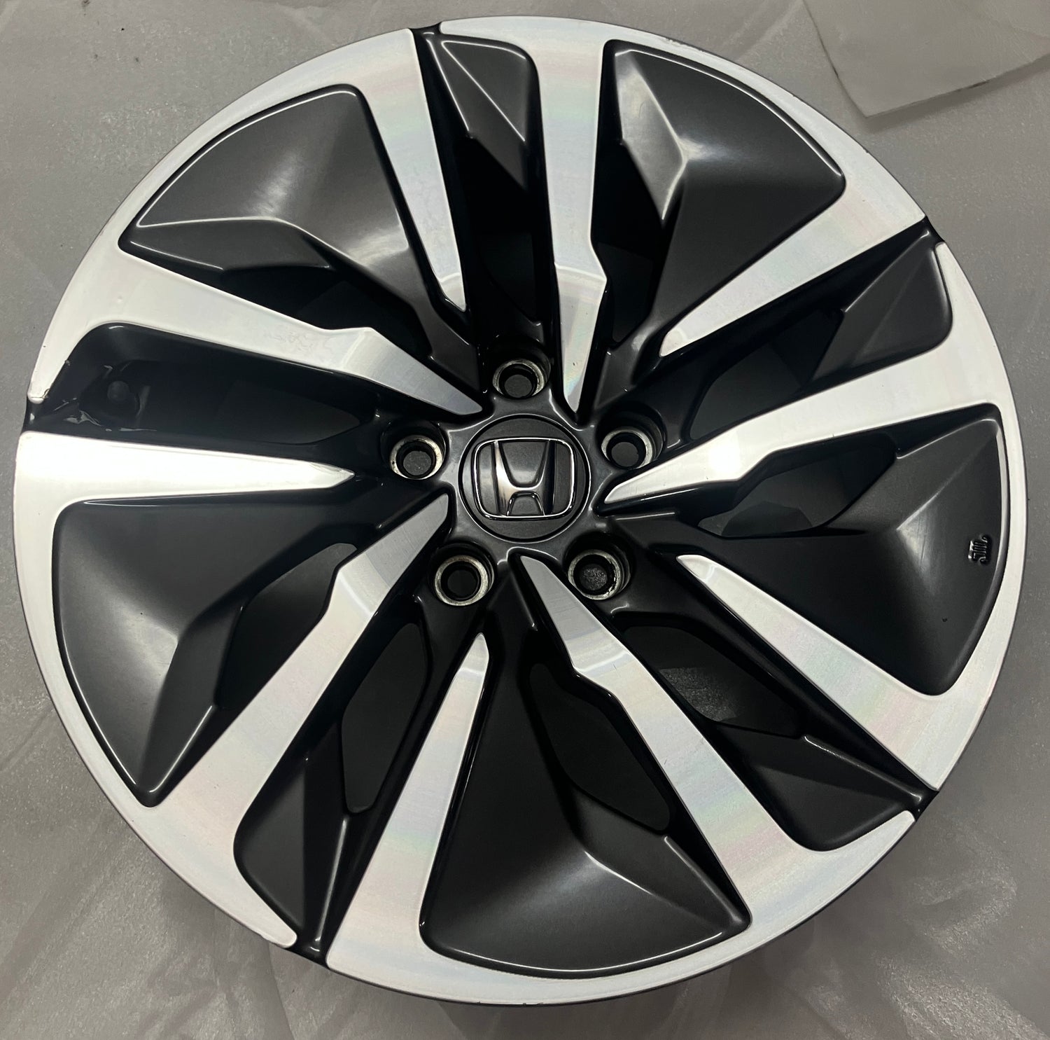 2018 2019 2020 2021 2022 Honda Accord OEM 17 inch Machined Gray Wheel Rim 42800TWAAA1 63141