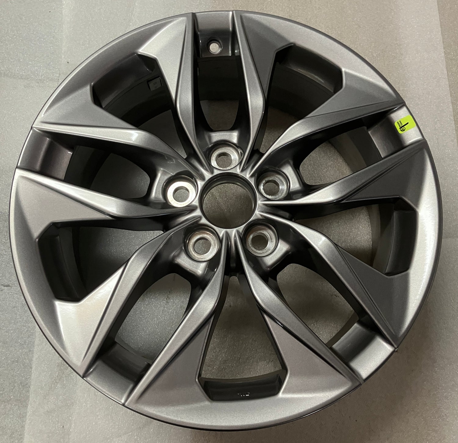 2021-2025 Toyota Sienna Factory 17" Hyper Silver Wheel Rim Single OEM Original 4261108200
